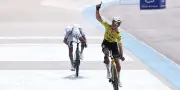 Wout van Aert triomphe enfin à Paris-Roubaix, une consécration dans le chaos