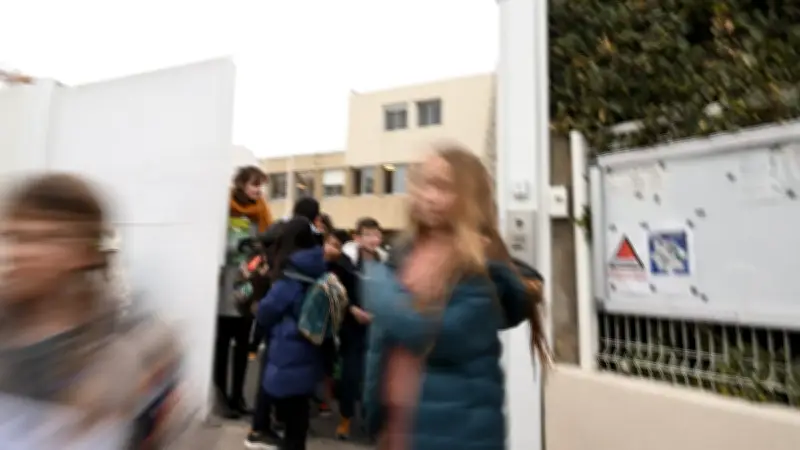Pérols met fin à l'expérimentation de l'uniforme scolaire par lassitude