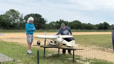 10 ans de l'Aéro model club cévenol : passion et hommage à Saint-Jean-de-Serres