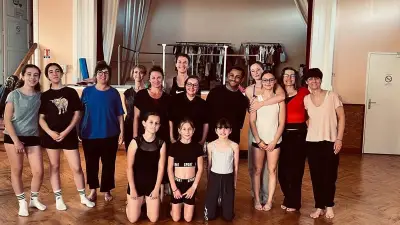 Adam Chado partage sa passion de la danse avec les élèves de Misson