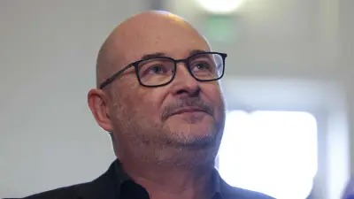 Affaire Cauet : témoignage inédit d'une chanteuse qui accuse l'animateur de viol