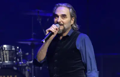 Arnaque aux sentiments : une femme perd 90 000 euros avec un faux Stephan Eicher