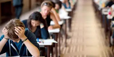 Bac 2026 : orthographe sanctionnée, âge plancher et lutte anti-fraude renforcée