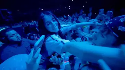 Billie Eilish en concert 3D : Cameron de solo en mégalo