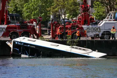 Bus dans la Seine : la conductrice admet avoir confondu les pédales