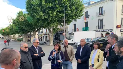 Carole Delga en visite à Mèze pour écouter les habitants du bassin de Thau