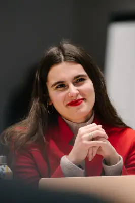 Clara Furlan, Bordelaise de 25 ans, coprésidente du Y7 pour porter la voix des jeunes