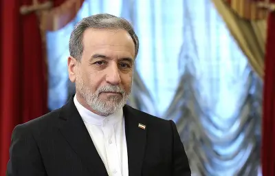 Crise au Moyen-Orient : Trump suspend l'escorte à Ormuz pour un accord avec l'Iran