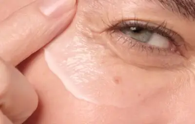 Crème Aroma-Zone : le soin anti-cernes à 6,50 € qui séduit