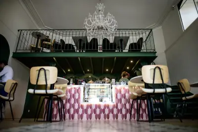 De l'entraînement au café : Daniel Deherme réinvente le salon de thé à Pau