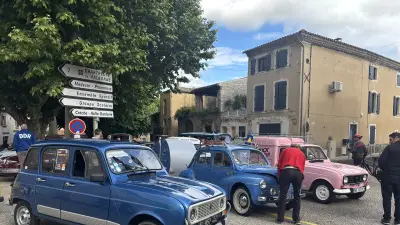 Des Combi, 2 CV et Estafette envahissent un village gardois
