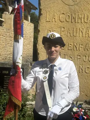 Deux porte-drapeaux honorés lors de la commémoration du 8-Mai à Paunat
