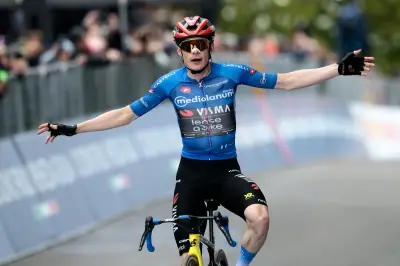 Deuxième victoire pour Vingegaard sur le Giro, Eulalio garde le rose