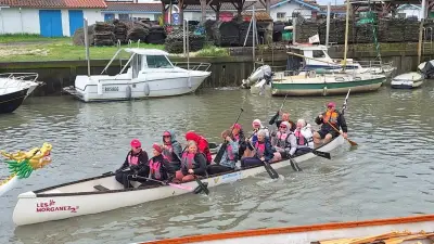 Dragon Ladies : 150 pagayeuses en rose contre le cancer à Bordeaux