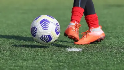 Entraîneur de foot agressé par un parent à Six-Fours, hospitalisé en soins intensifs