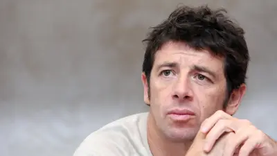 Ex-Miss Alsace accuse Patrick Bruel de viol : le chanteur visé par une trentaine de témoignages
