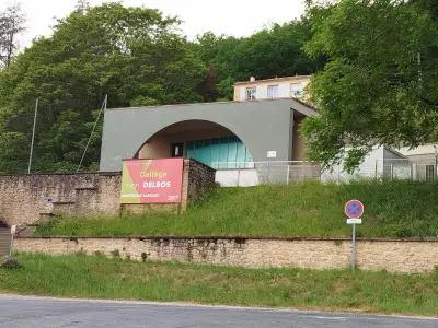 Fausse alerte à la bombe dans un collège de Dordogne