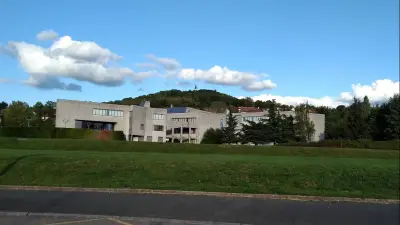 Fermeture brutale d'un lycée à Vesoul : 950 élèves sans classe à un mois du bac