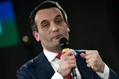 Florian Philippot candidat à la présidentielle de 2027, prêt à se retirer pour de Villiers