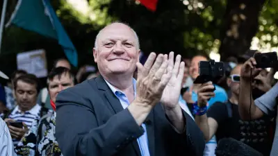 François Asselineau renvoyé en correctionnelle pour agressions sexuelles
