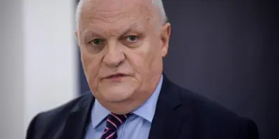 François Asselineau renvoyé en procès pour agressions et harcèlement sexuels