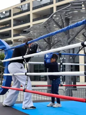 Gala de boxe réussi place Marie-de-Gournay à Bordeaux