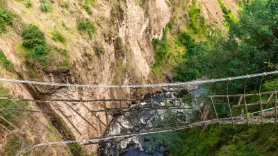 Indonésie : deux touristes autrichiens meurent dans l'effondrement d'un pont suspendu