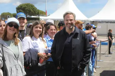 Julien Fébreau, la voix française de la F1, partage sa passion au Grand Prix de France Historique