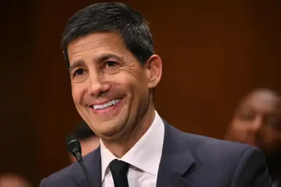Kevin Warsh nommé à la tête de la Réserve fédérale américaine par le Sénat