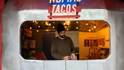 Les authentiques tacos mexicains conquièrent Paris face au french tacos