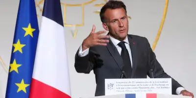 Macron annonce 1,55 milliard d'euros supplémentaires pour le quantique et les semi-conducteurs