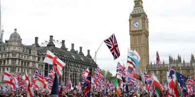 Manifestation d'extrême droite à Londres : des dizaines de milliers de personnes rassemblées