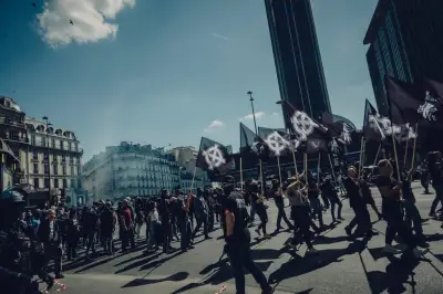 Manifestation néofasciste interdite à Paris : le Comité du 9 mai