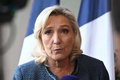 Marine Le Pen défend Patrick Bruel face aux appels à annuler ses concerts
