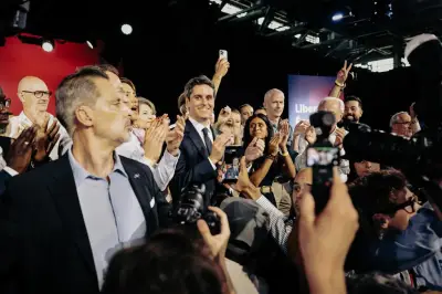 Meeting d'Attal : emphase et émotion pour son premier discours de candidat