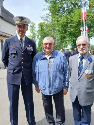 Michel Lapeyre reçoit la Croix du combattant à Saint-Paul-lès-Dax