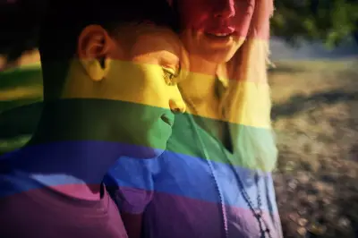 Mon enfant LGBT : accueillir ses amis pour le sécuriser