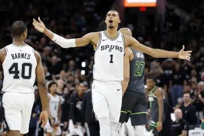 NBA : Wembanyama et les Spurs écrasent les Wolves 133-95, 1-1 dans la série