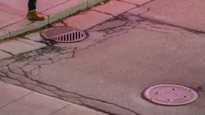New York : une femme chute mortellement dans une bouche d'égout ouverte