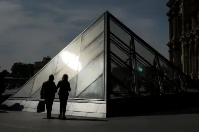 Nouveau patron du Louvre confirme 1 milliard d'euros de travaux