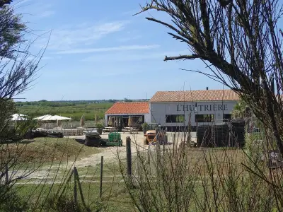 Ostréiculteur à Ars-en-Ré jugé pour travaux sans permis sur site classé