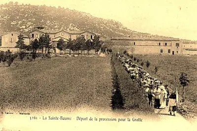 Pentecôte : étoupes, roses et pèlerinage, traditions oubliées en Provence