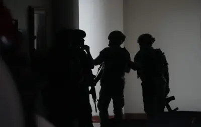 Philippines: échange de tirs au Sénat, un ex-chef de la police retranché