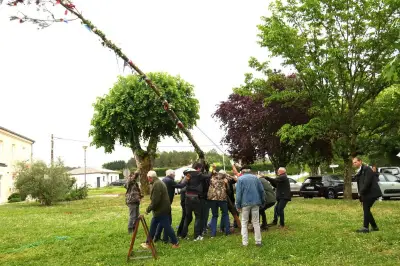 Poussignac célèbre la tradition du Mai pour honorer ses élus
