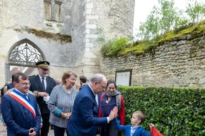 Prince Albert II sur les traces d'Imbert de Batarnay dans la Drôme et en Touraine