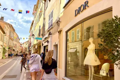 À Saint-Tropez, les commerçants indépendants subissent la pression du luxe