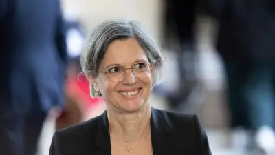 Sandrine Rousseau veut renommer les steaks « cadavres d'animaux »