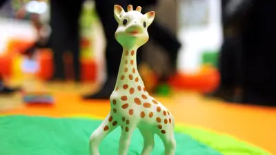 Sophie la girafe fabriquée en Chine : Vulli reconnaît une situation temporaire