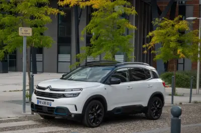 Stellantis promet des petites voitures électriques bon marché pour 2028