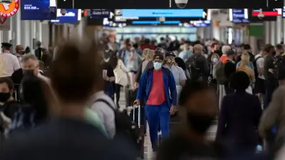 États-Unis : contrôles renforcés et suspension de visas face à Ebola